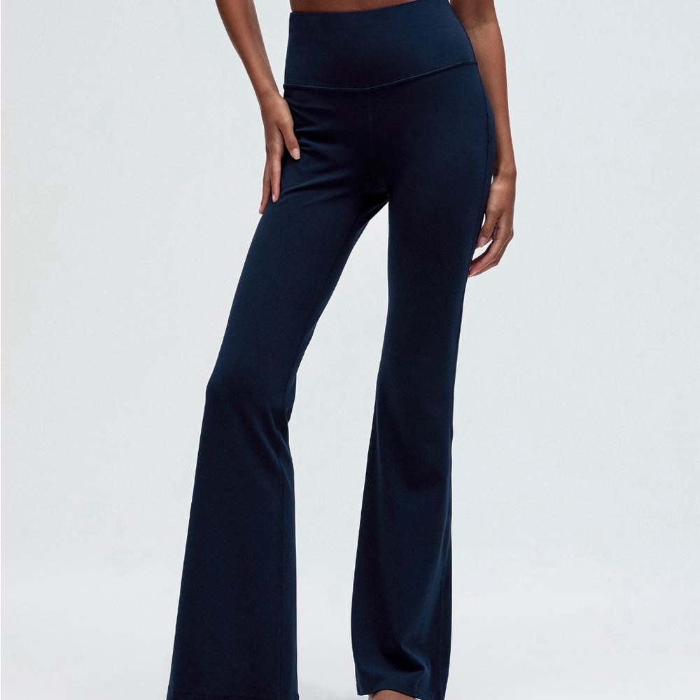 LULULEMON NWT Groove SHR NULU Women's Flared Pants